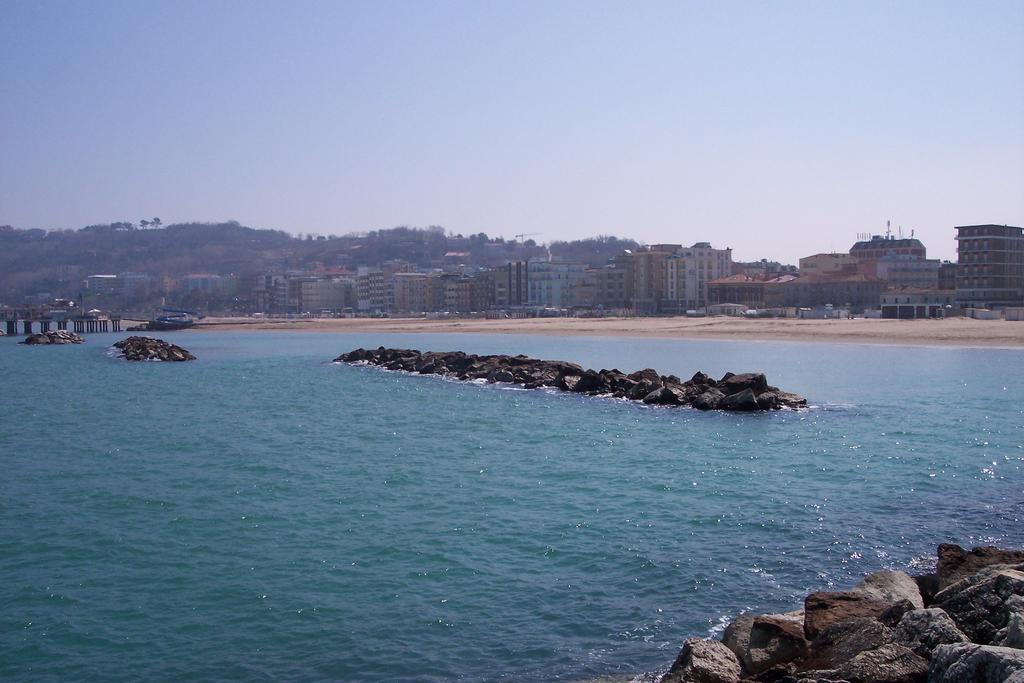 Hotel Da Lorella Gabicce Mare Exteriér fotografie